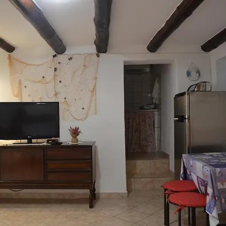 Stari Dvori Apartment *